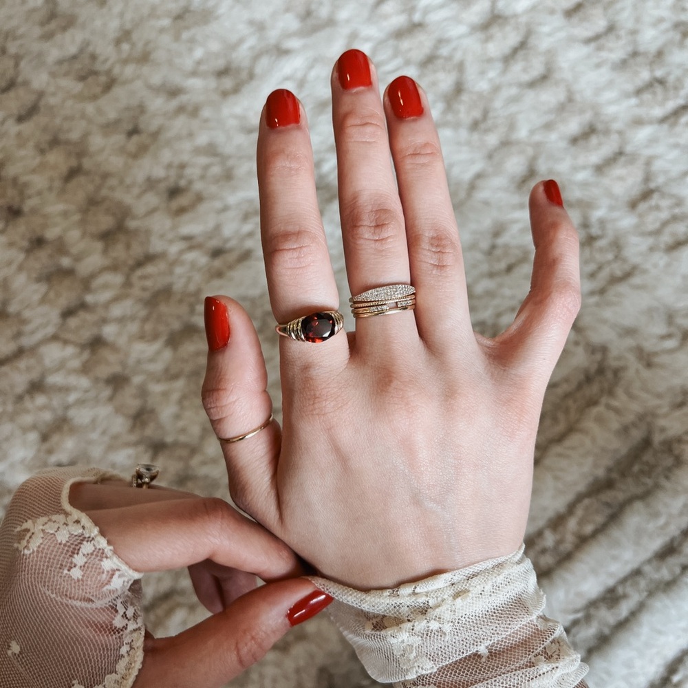 Mejuri Garnet Heirloom Ring Size 6